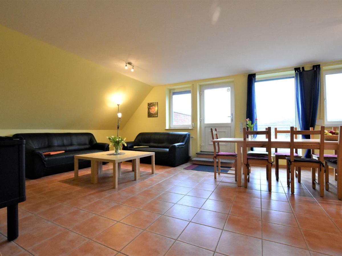 5-Bedroom Holiday Home In Zierow With Garden الغرفة الصورة