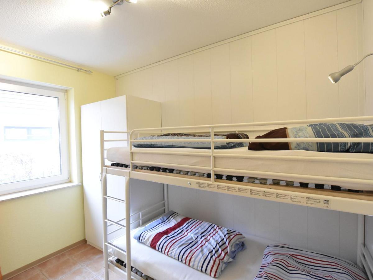 5-Bedroom Holiday Home In Zierow With Garden الغرفة الصورة
